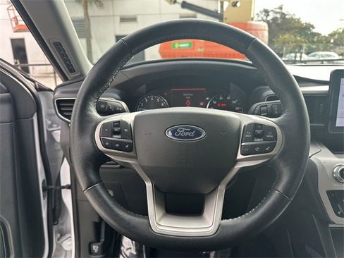 Used 2024 Ford Explorer XLT w/ Equipment Group 202A image 11