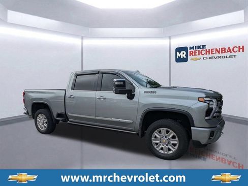 Used 2025 Chevrolet Silverado 2500 High Country w/ High Country Premium Package AWD/4WD image 1