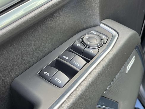 Used 2022 GMC Sierra 1500 SLT w/ SLT Convenience Package image 27