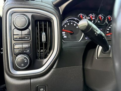 Used 2021 Chevrolet Silverado 1500 LT Trail Boss w/ Convenience Package II AWD/4WD image 31