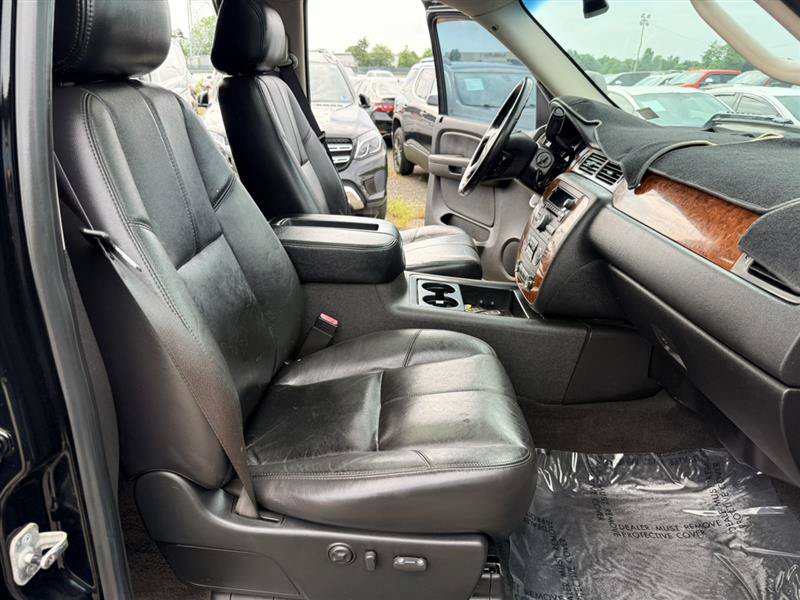 Used 2008 Chevrolet Silverado 3500 LTZ w/ Suspension Package, Off-Road AWD/4WD image 13