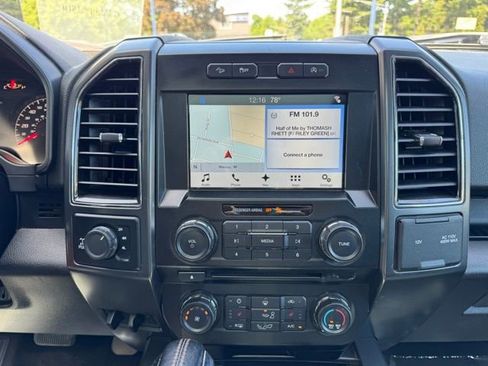 Used 2017 Ford F150 XLT w/ Equipment Group 302A Luxury AWD/4WD image 17