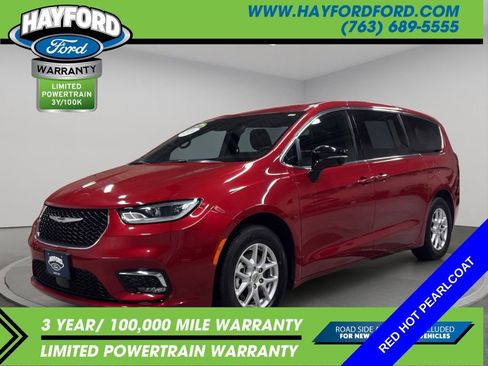 Used 2025 Chrysler Pacifica Select FWD image 1
