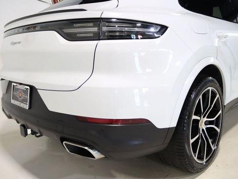 Used 2023 Porsche Cayenne Coupe w/ Towing Package w/o Tow Ball AWD/4WD image 9