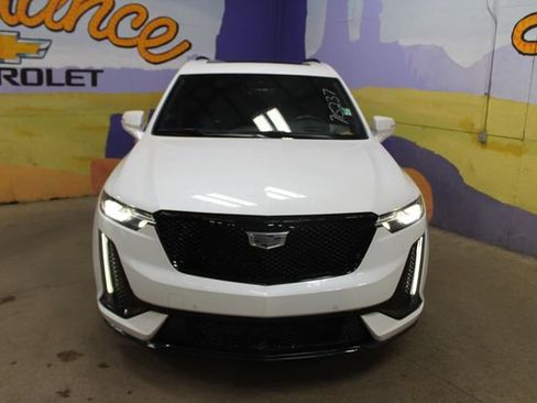 Used 2024 Cadillac XT6 Sport w/ LPO, ONYX Package AWD/4WD image 3