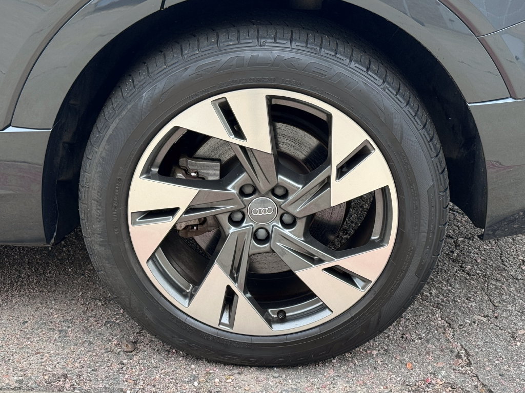 Used 2021 Audi e-tron Premium AWD/4WD image 18