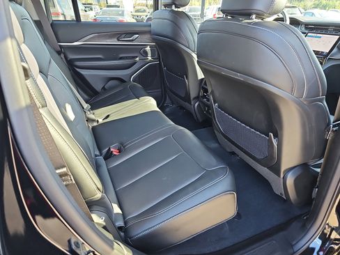 Used 2023 Jeep Grand Cherokee 4WD 4xe image 11