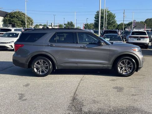 Used 2022 Ford Explorer XLT w/ Equipment Group 202A RWD image 7