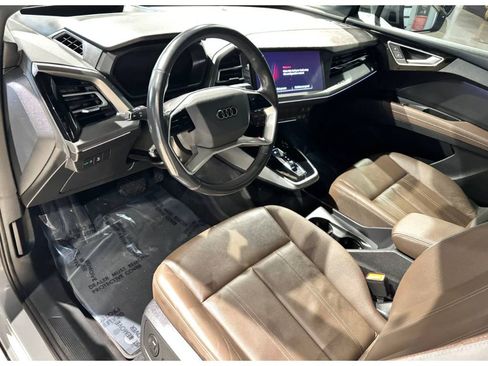Used 2024 Audi Q4 e-tron Prestige image 17