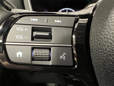 New 2025 Honda Pilot Touring image 22