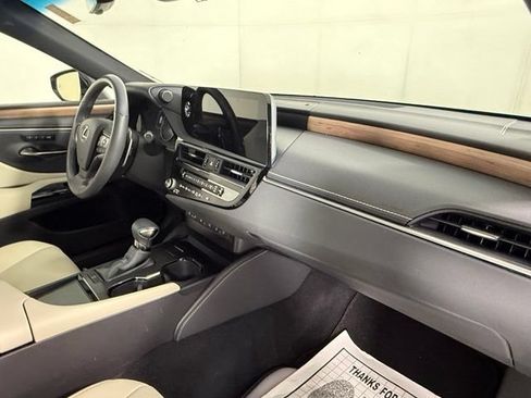 Used 2024 Lexus ES 350 w/ Premium Package FWD image 33