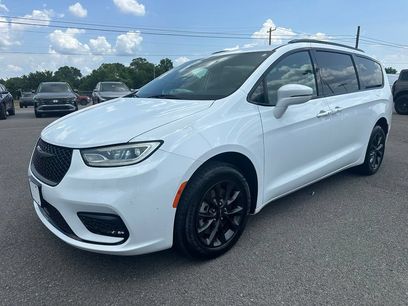 Used 2021 Chrysler Pacifica Touring-L w/ S Appearance Package