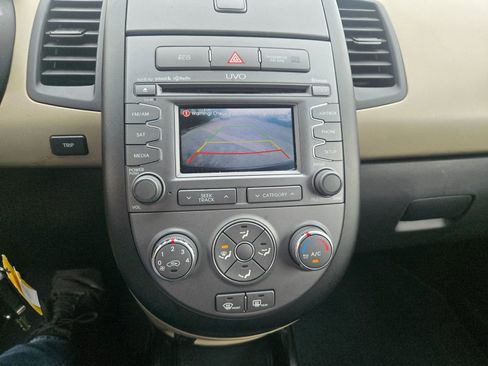 Used 2013 Kia Soul ! image 9