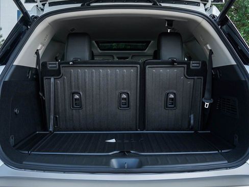 New 2025 Nissan Pathfinder SL w/ SL Premium Package image 8