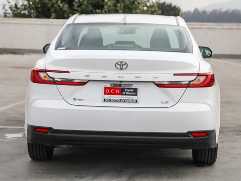 Used 2026 Toyota Camry LE w/ Convenience Package FWD image 6
