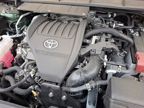 Used 2023 Toyota Highlander XLE image 34