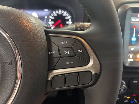 Used 2022 Jeep Renegade Latitude image 16