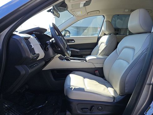 Certified 2023 Nissan Pathfinder SL image 13