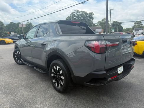 Used 2025 Hyundai Santa Cruz SE AWD/4WD image 5