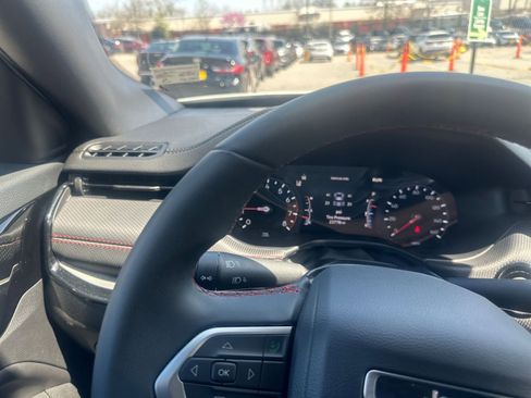 Used 2025 Jeep Compass Trailhawk image 33