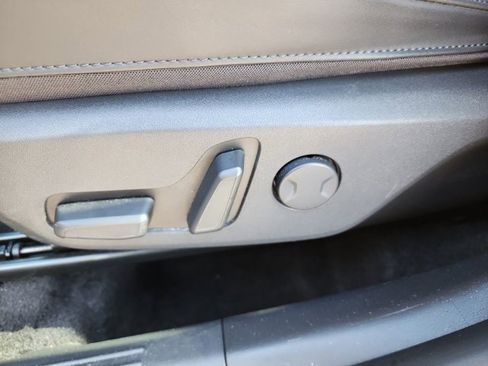 Used 2023 Kia Niro EX image 15