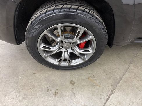 Used 2019 Jeep Grand Cherokee SRT image 25