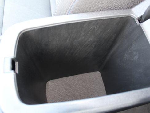 Used 2025 Chevrolet Trax LS w/ LS Convenience Package image 33