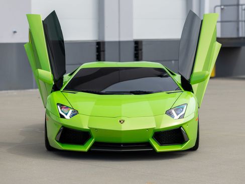 Used 2013 Lamborghini Aventador LP 700-4 AWD/4WD image 4