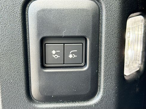 New 2026 Land Rover Defender 110 X-Dynamic SE AWD/4WD image 13