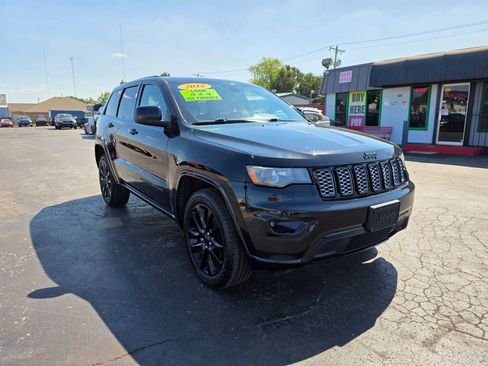 Used 2018 Jeep Grand Cherokee Altitude image 7