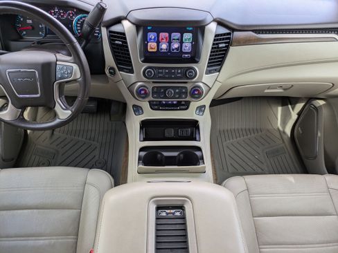Used 2018 GMC Yukon Denali image 14