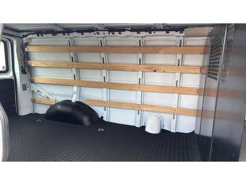 Used 2024 GMC Savana 2500 w/ Driver Convenience Package image 11