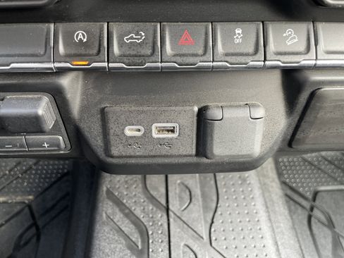 Used 2019 Chevrolet Silverado 1500 LT w/ All-Star Edition image 29