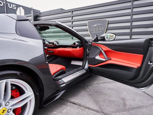 Used 2022 Ferrari 812 GTS image 34