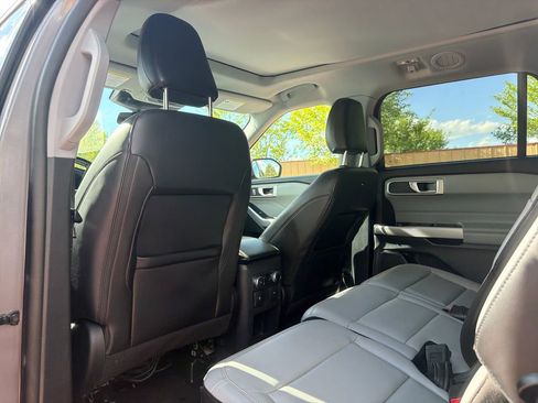 Used 2021 Ford Explorer XLT w/ Equipment Group 202A AWD/4WD image 24