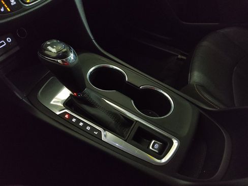 Used 2020 Chevrolet Equinox LT w/ Midnight Edition FWD image 26