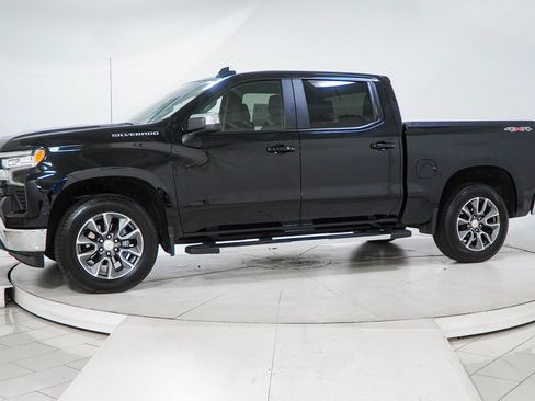Used 2025 Chevrolet Silverado 1500 LT AWD/4WD image 4