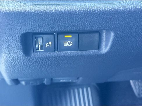 Used 2025 Toyota RAV4 XLE FWD image 10