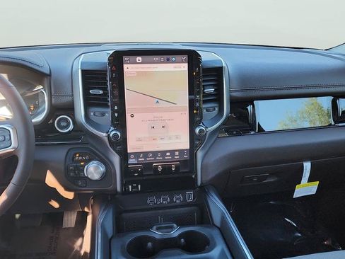 New 2026 RAM 1500 Laramie AWD/4WD image 12