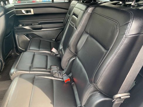 Used 2020 Ford Explorer XLT w/ Equipment Group 202A image 21