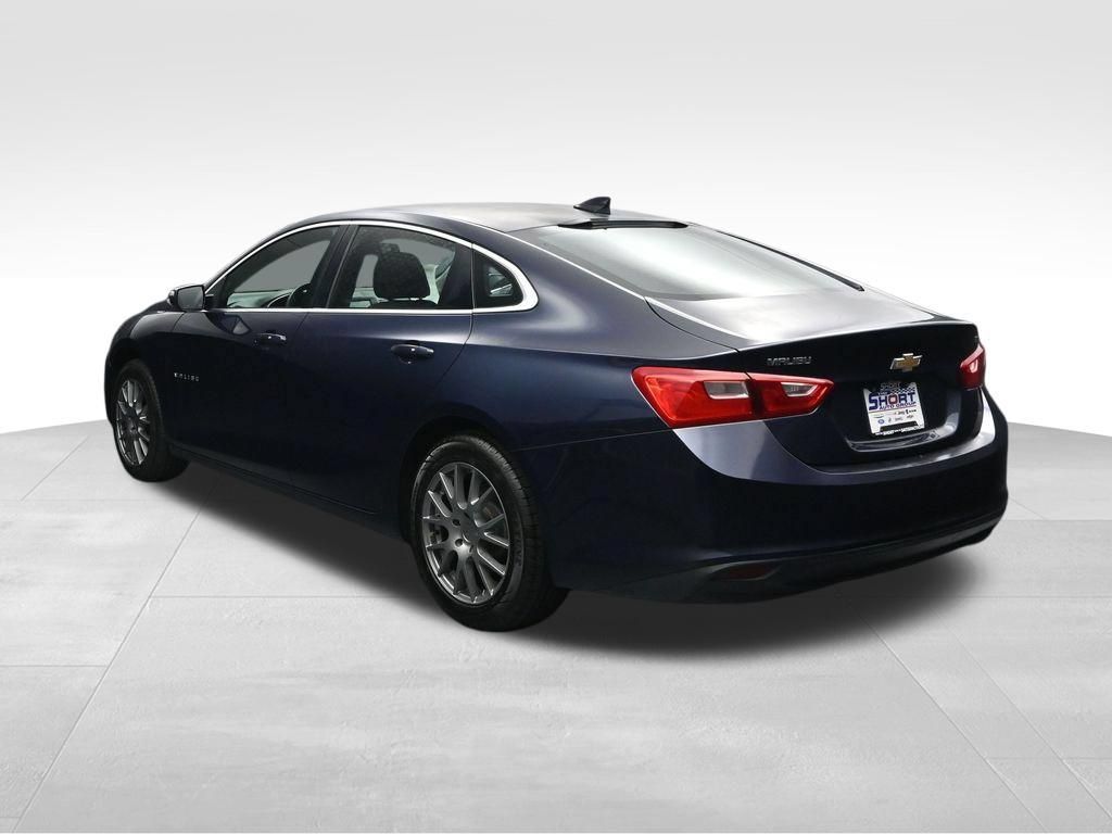 Used 2016 Chevrolet Malibu LT FWD image 3