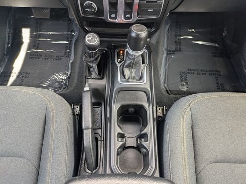 Used 2024 Jeep Wrangler Sport AWD/4WD image 18