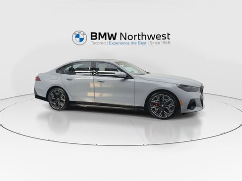 New 2026 BMW i5 eDrive40 w/ M Sport Package image 5