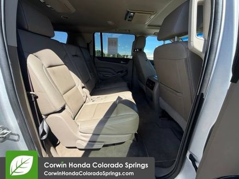 Used 2019 GMC Yukon XL SLT w/ Open Road Package AWD/4WD image 30