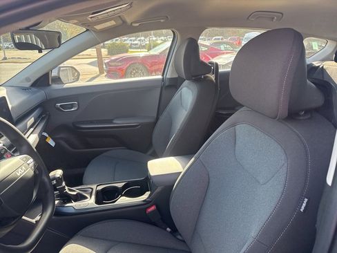 New 2025 Kia K4 LXS image 19