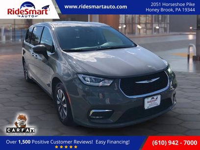 Used 2023 Chrysler Pacifica Touring-L