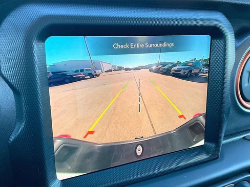 Used 2023 Jeep Gladiator Mojave image 13