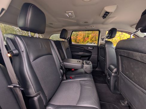 Used 2019 Dodge Journey Crossroad image 39