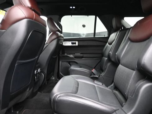 Used 2020 Ford Explorer Platinum w/ Premium Technology Package AWD/4WD image 15