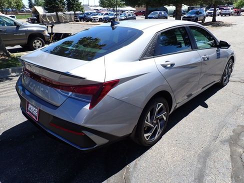 Used 2025 Hyundai Elantra Sport FWD image 4